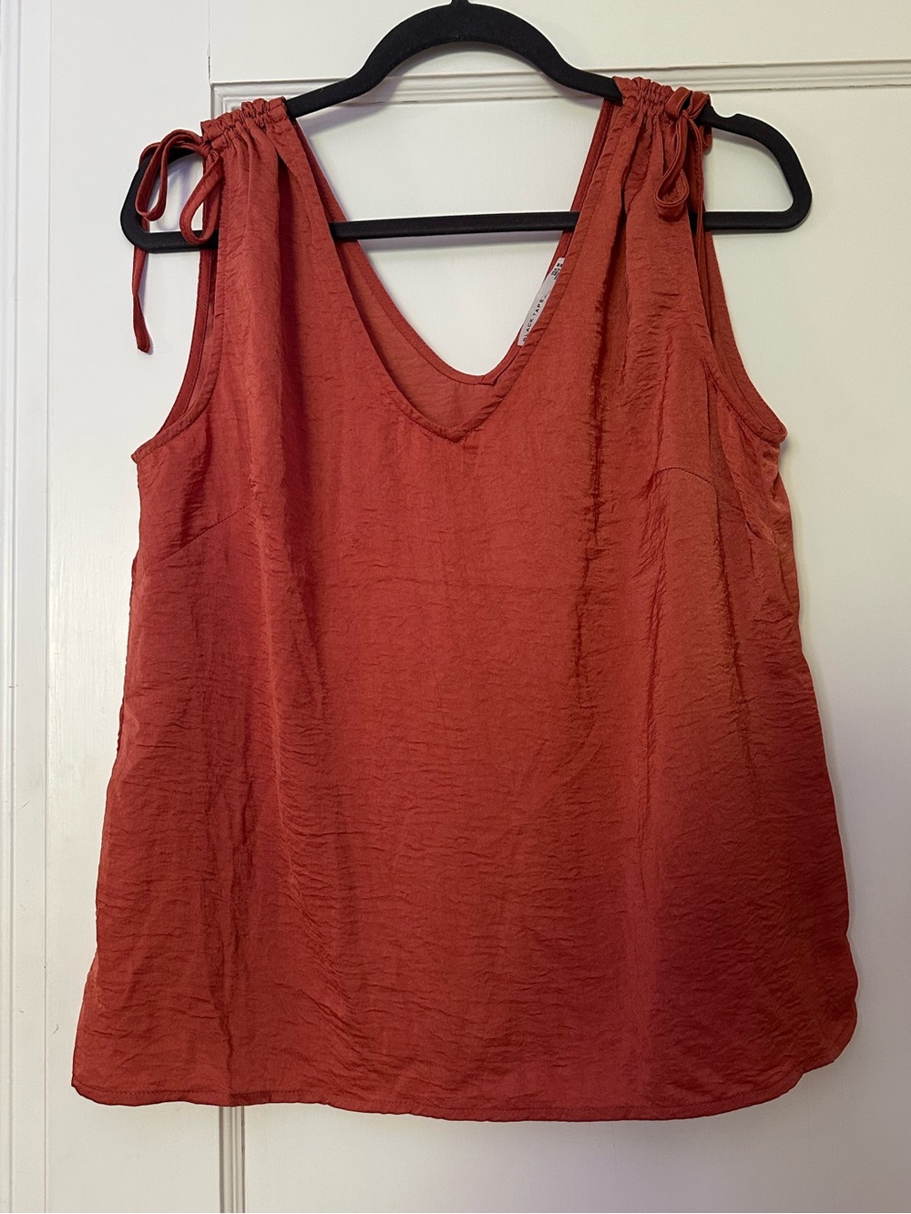 Black Tape Rust V-Neck Tank
